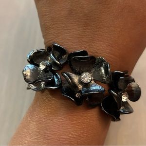Women’s Elastic Metal Flower Bracelet with Rhinestones